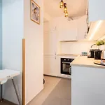 Lucky River Apartment